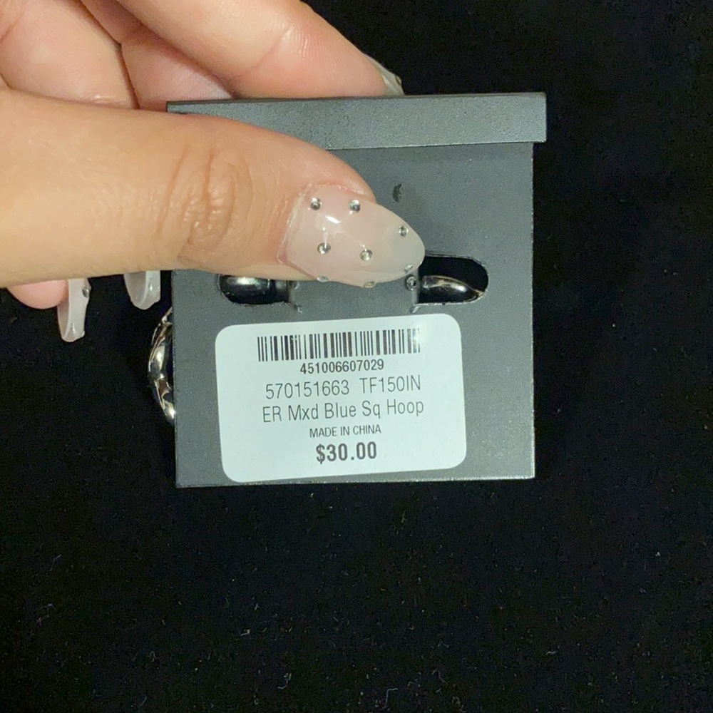 Whbm earrings - Picture 2 of 4